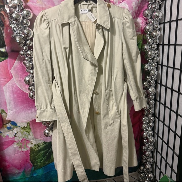 Balenciaga Women's Beige Trench Coat - Picture 3 of 6
